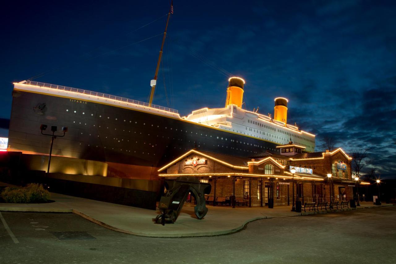 Suite Sensations, Hot Tub, Pool Table, 1089 Free Tickets Each Paid Day, Dollywood And More พิเจนฟอร์จ ภายนอก รูปภาพ