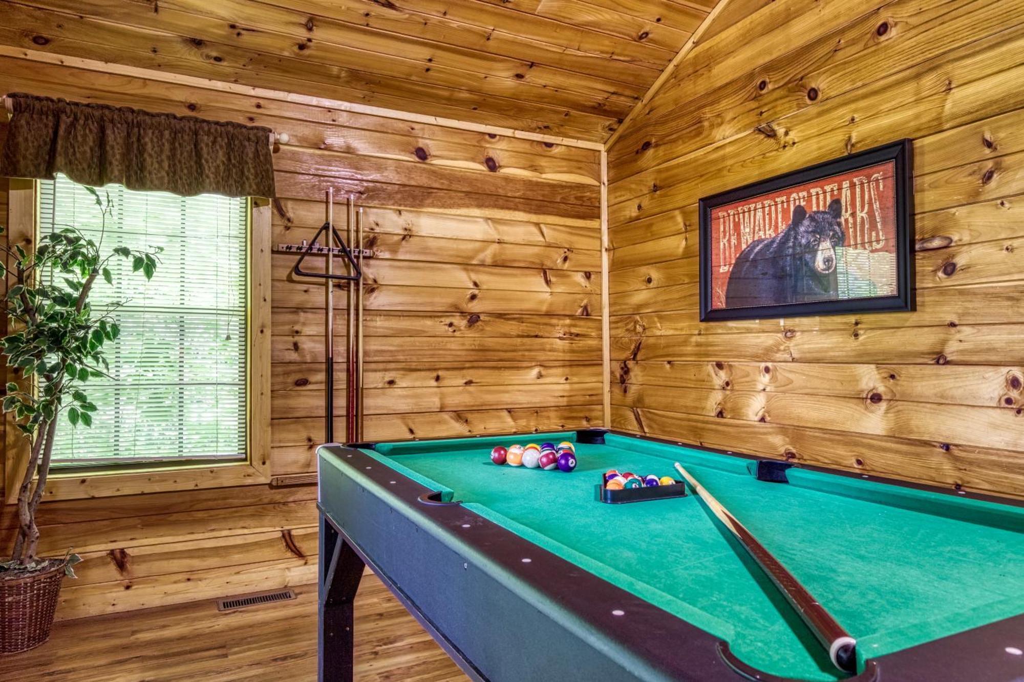 Suite Sensations, Hot Tub, Pool Table, 1089 Free Tickets Each Paid Day, Dollywood And More พิเจนฟอร์จ ภายนอก รูปภาพ