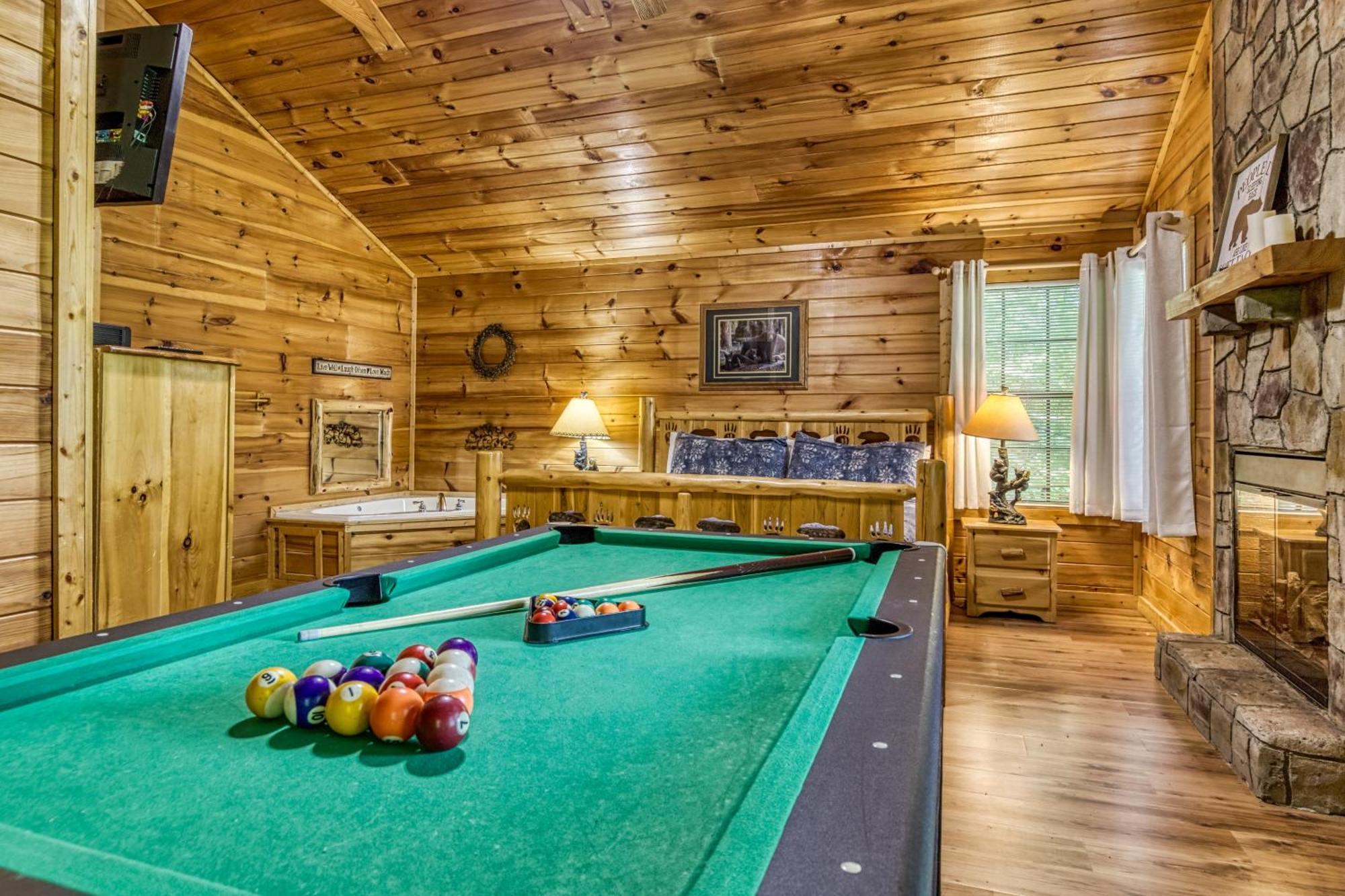 Suite Sensations, Hot Tub, Pool Table, 1089 Free Tickets Each Paid Day, Dollywood And More พิเจนฟอร์จ ภายนอก รูปภาพ